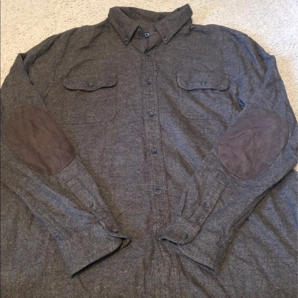 Mens Chaps long sleve shirt Xxl 
With suede elbows